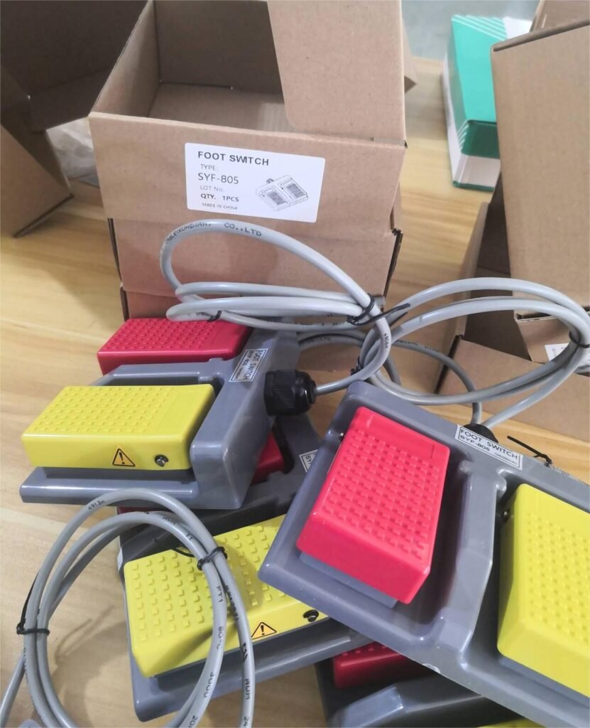 What are the characteristics of the foot switch and its product diagram ...